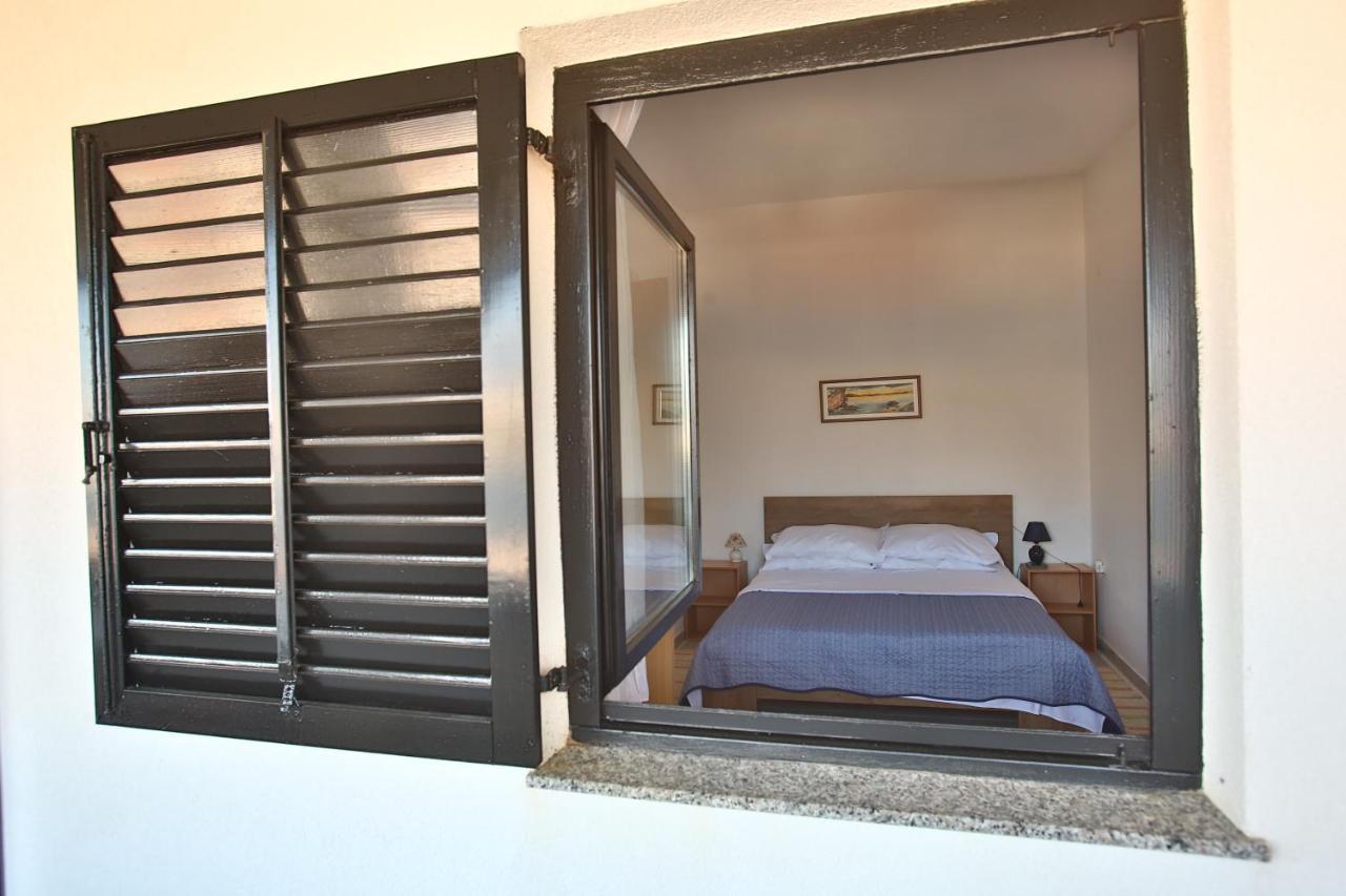 Apartman Branko Pag Town Exteriör bild